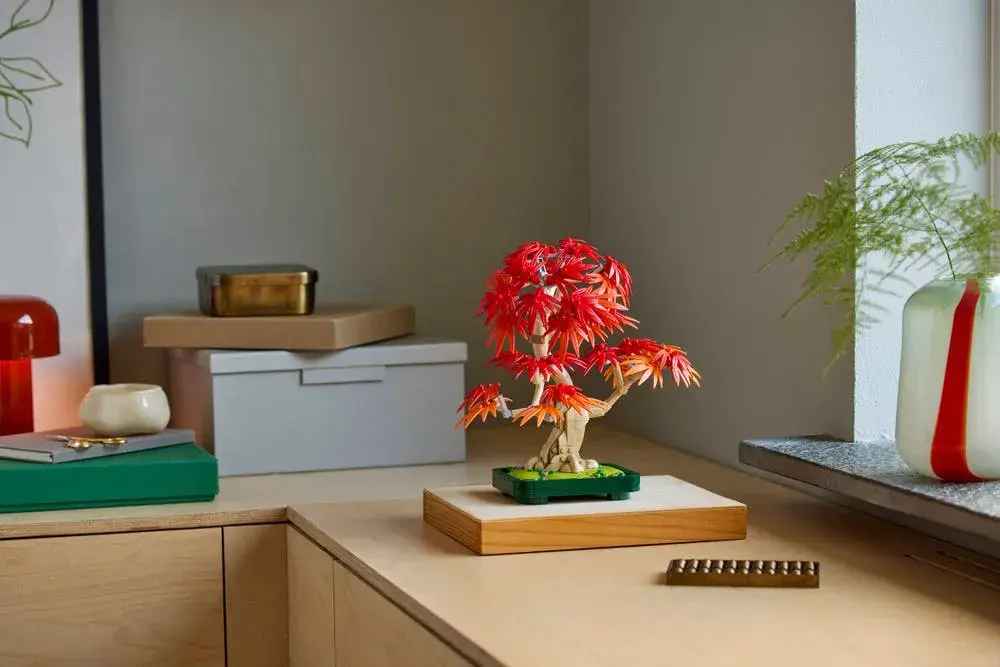 LEGO Icons 10348 Japanese Red Maple Bonsai Tree details