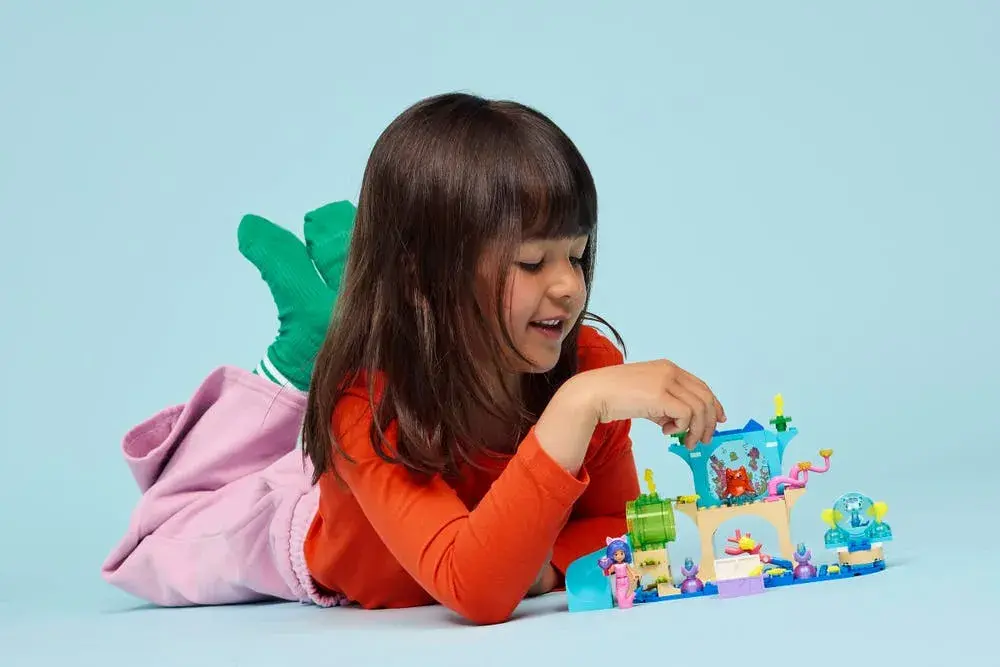 LEGO Gabby's Dollhouse 11204 Mermaid Gabby's Aquarium Adventure details
