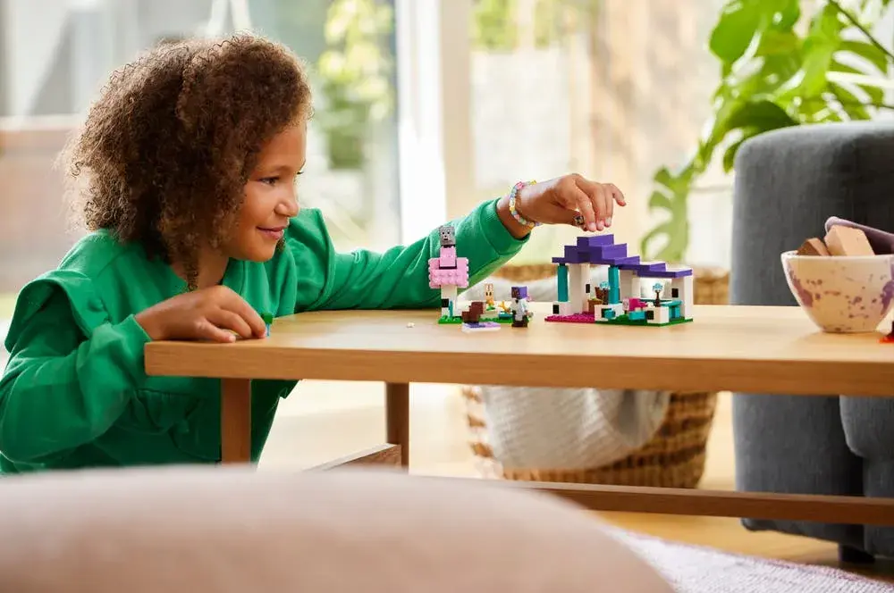 LEGO Minecraft 21253 The Animal Sanctuary details