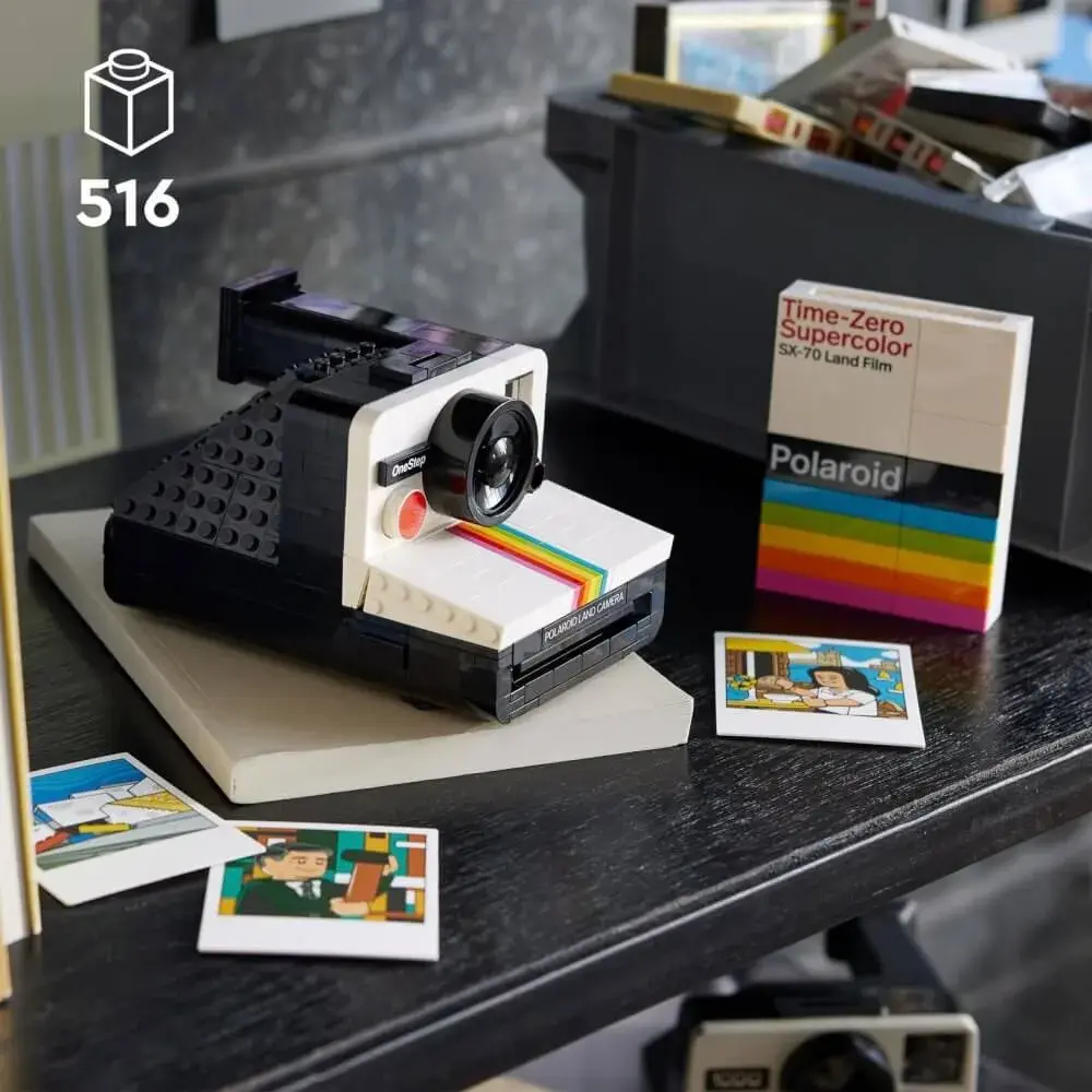 LEGO Ideas 21345 Polaroid OneStep SX-70 Camera details