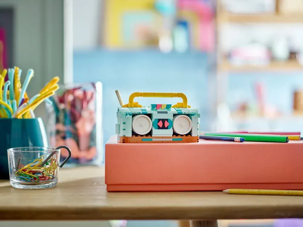 LEGO Creator 31148 Retro Roller Skate details