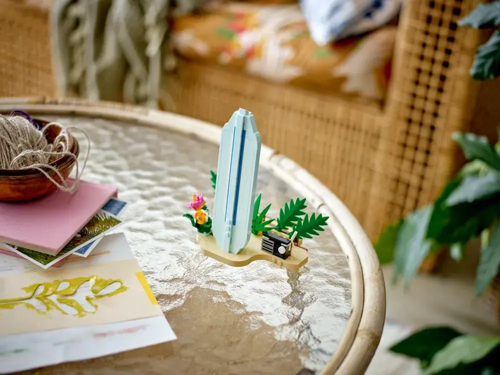 LEGO Creator 31156 Tropical Ukulele details