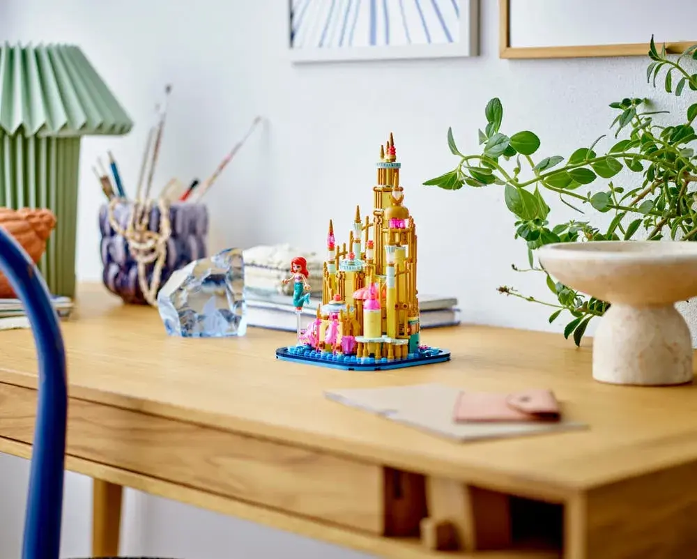 LEGO Disney 40708 Mini Disney Ariel's Castle details