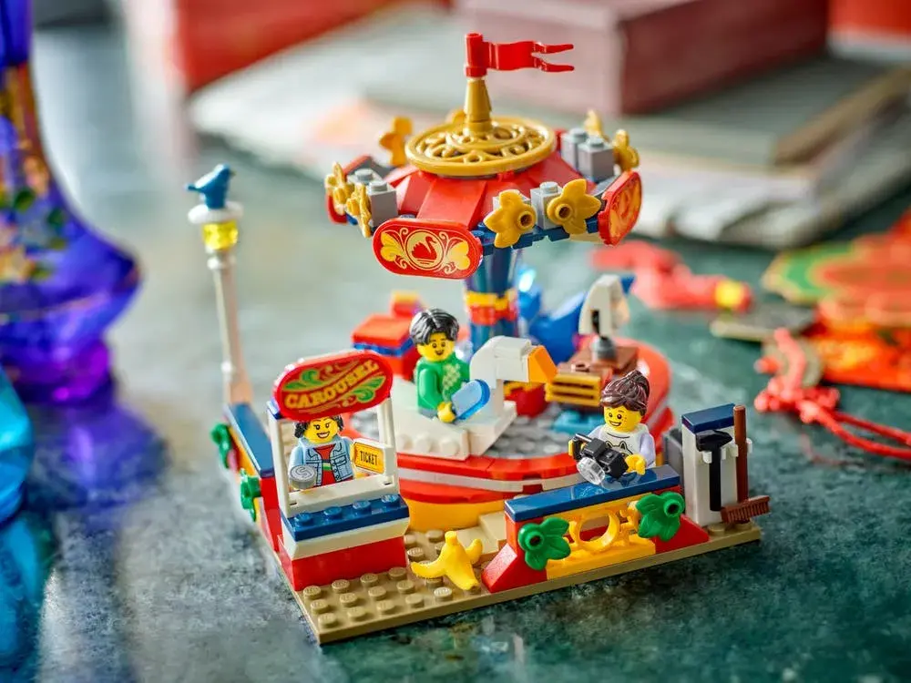 LEGO  40714 Carousel Ride box back