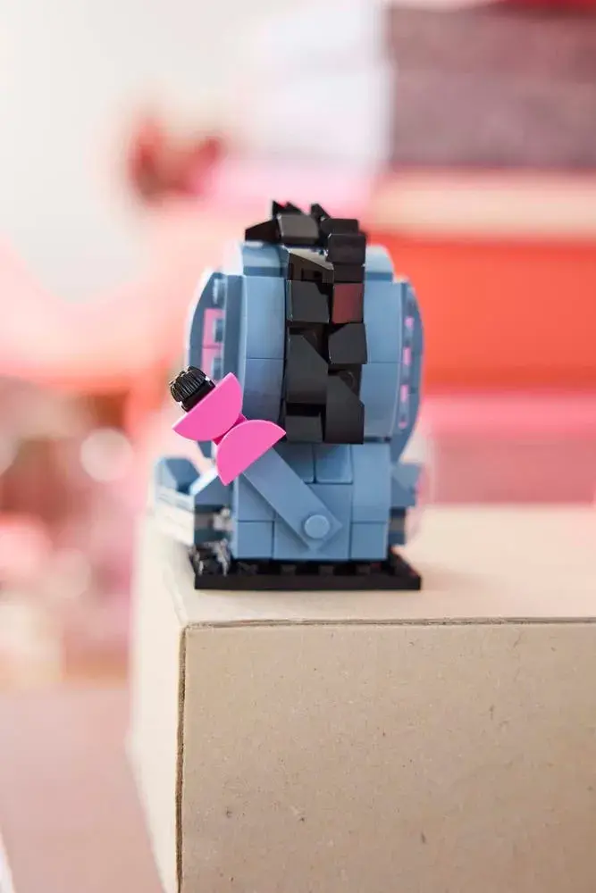 LEGO BrickHeadz 40797 Eeyore details