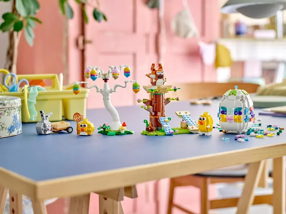 LEGO  40808 Easter Bunny and Chick Egg Hunt details