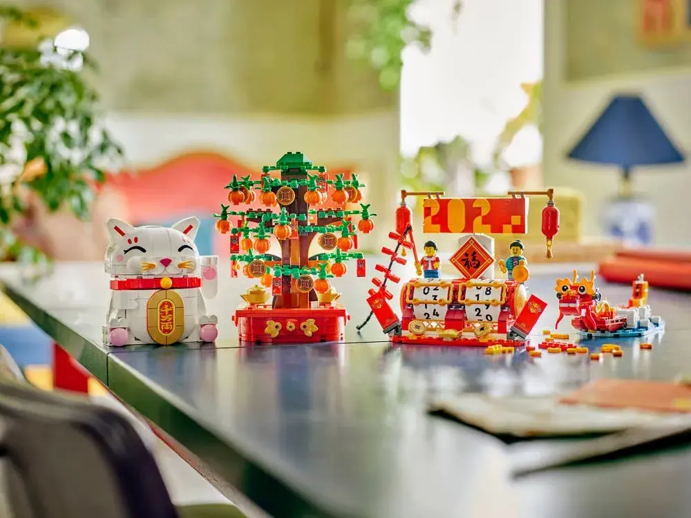 LEGO 40813 Lucky Cat details