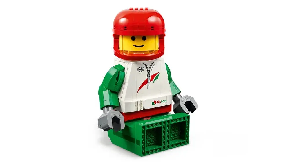 LEGO  40819 Up-Scaled Racing Driver Minifigure details