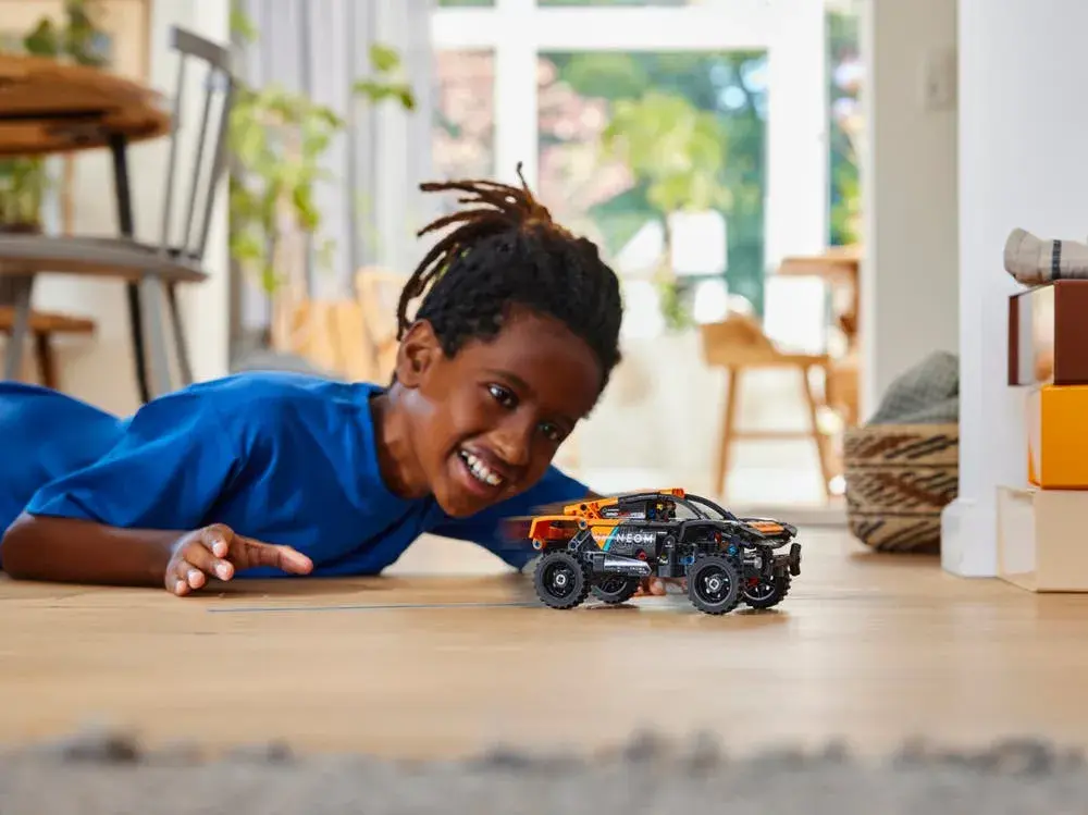 LEGO Technic 42166 NEOM McLaren Extreme E Race Car box back