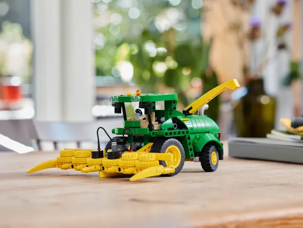 LEGO Technic 42168 John Deere 9700 Forage Harvester box back
