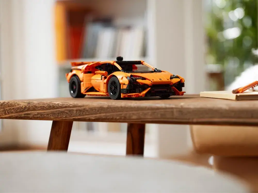 LEGO Technic 42196 Lamborghini Huracán Tecnica Orange box back