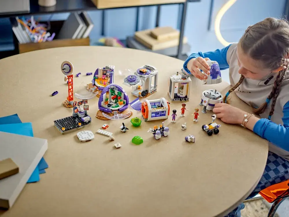 LEGO Friends 42605 Mars Space Base and Rocket details