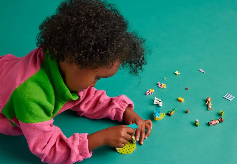 LEGO Friends 42607 Autumn's Baby Cow Shed box back