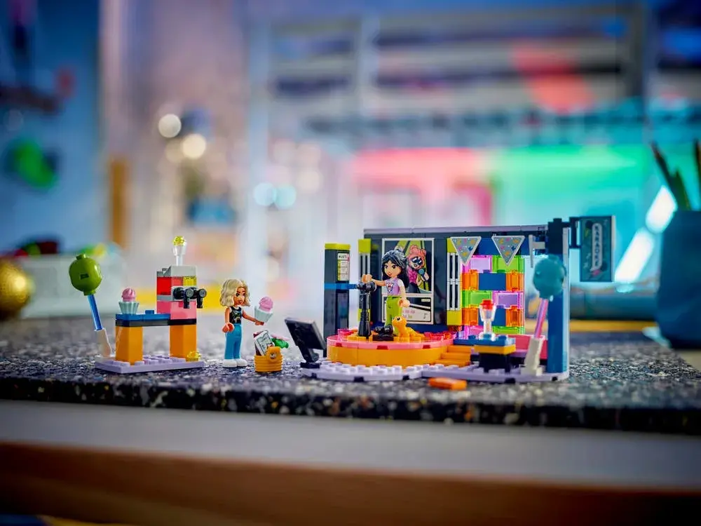 LEGO Friends 42610 Karaoke Music Party box back