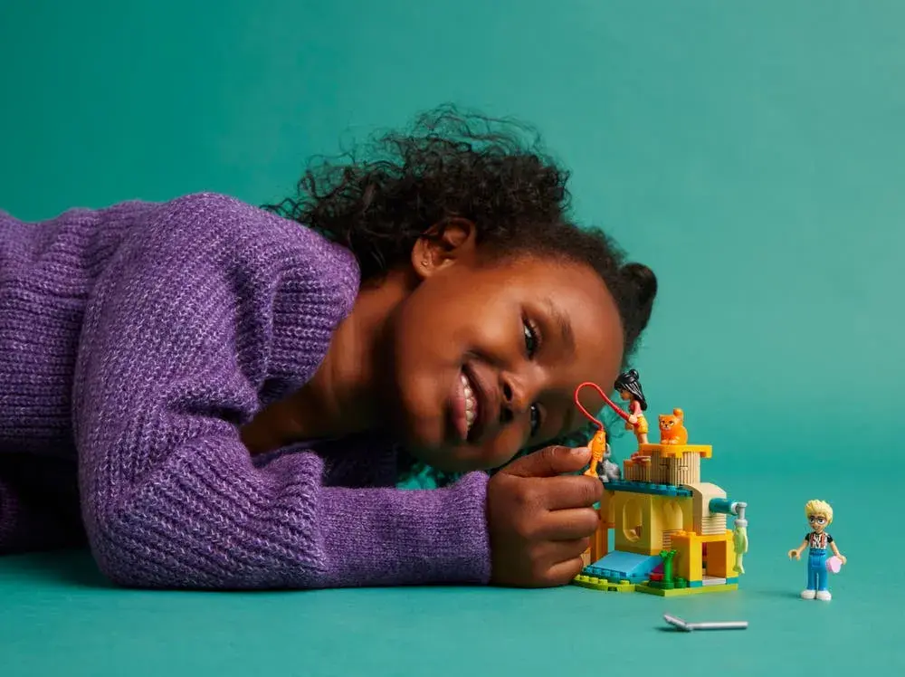 LEGO Friends 42612 Cat Playground Adventure details