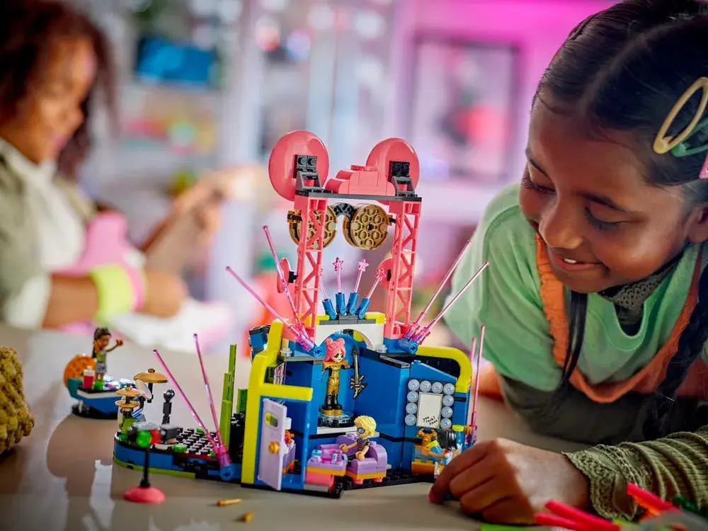 LEGO Friends 42616 Heartlake City Music Talent Show details