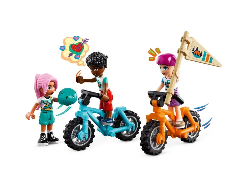LEGO Friends 42624 Adventure Camp Cozy Cabins details