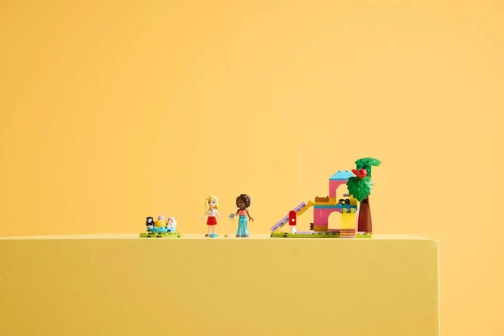 LEGO Friends 42640 Guinea Pig Playground details