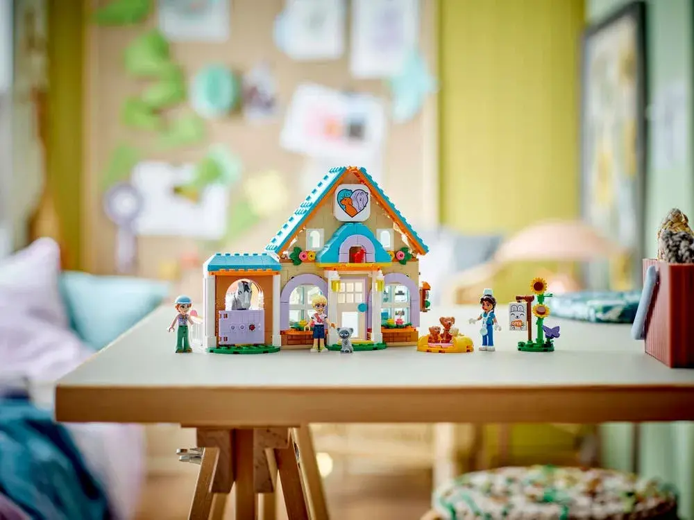 LEGO Friends 42651 Horse and Pet Vet Clinic details