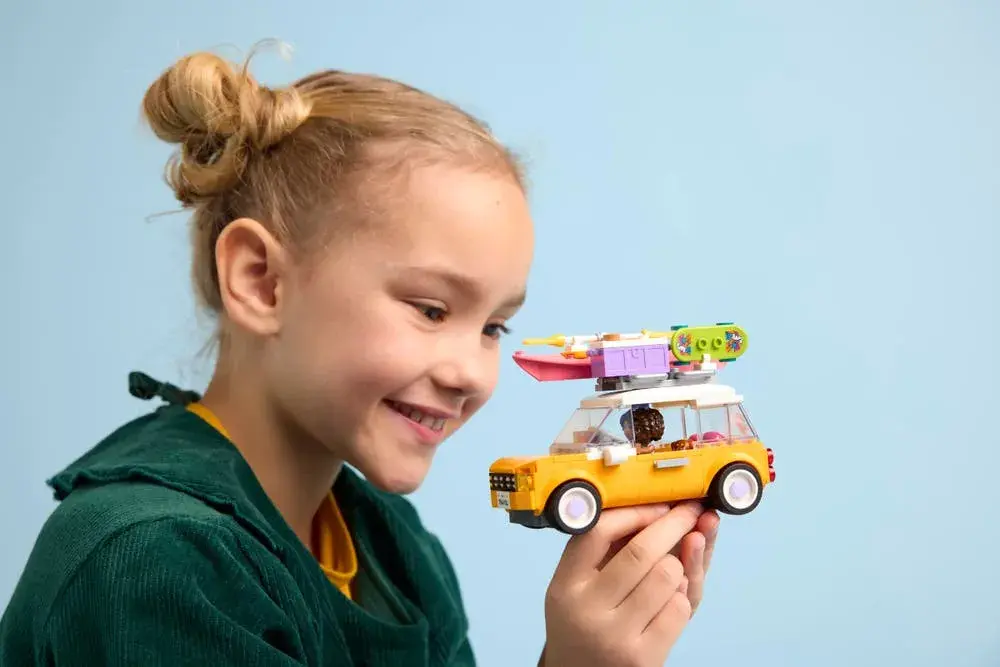 LEGO Friends 42659 Friendship Road-Trip Travel Car details