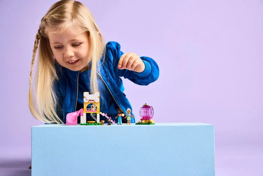 LEGO Friends 42665 Puppy Playground details