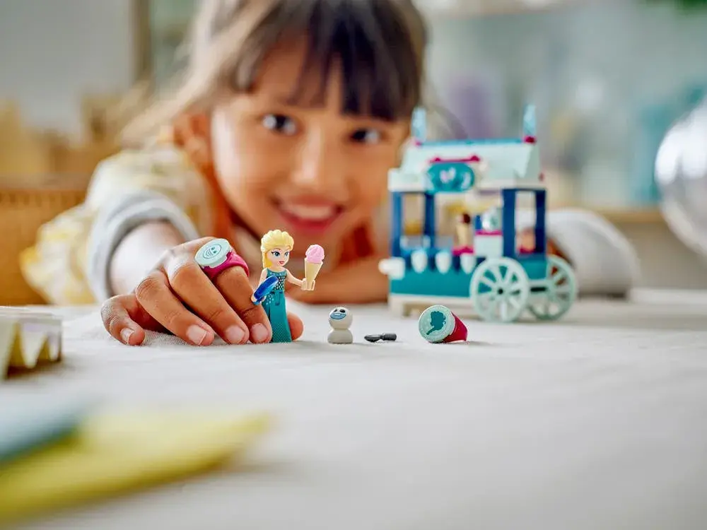 LEGO Disney 43234 Elsa's Frozen Treats details