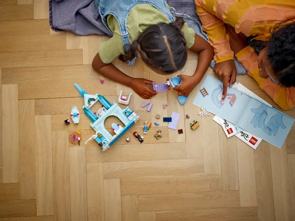 LEGO Disney 43238 Elsa's Frozen Castle details