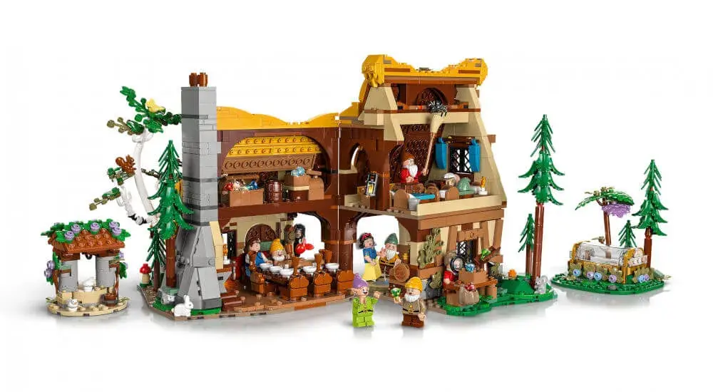 LEGO Disney 43242 Snow White and the Seven Dwarfs' Cottage details