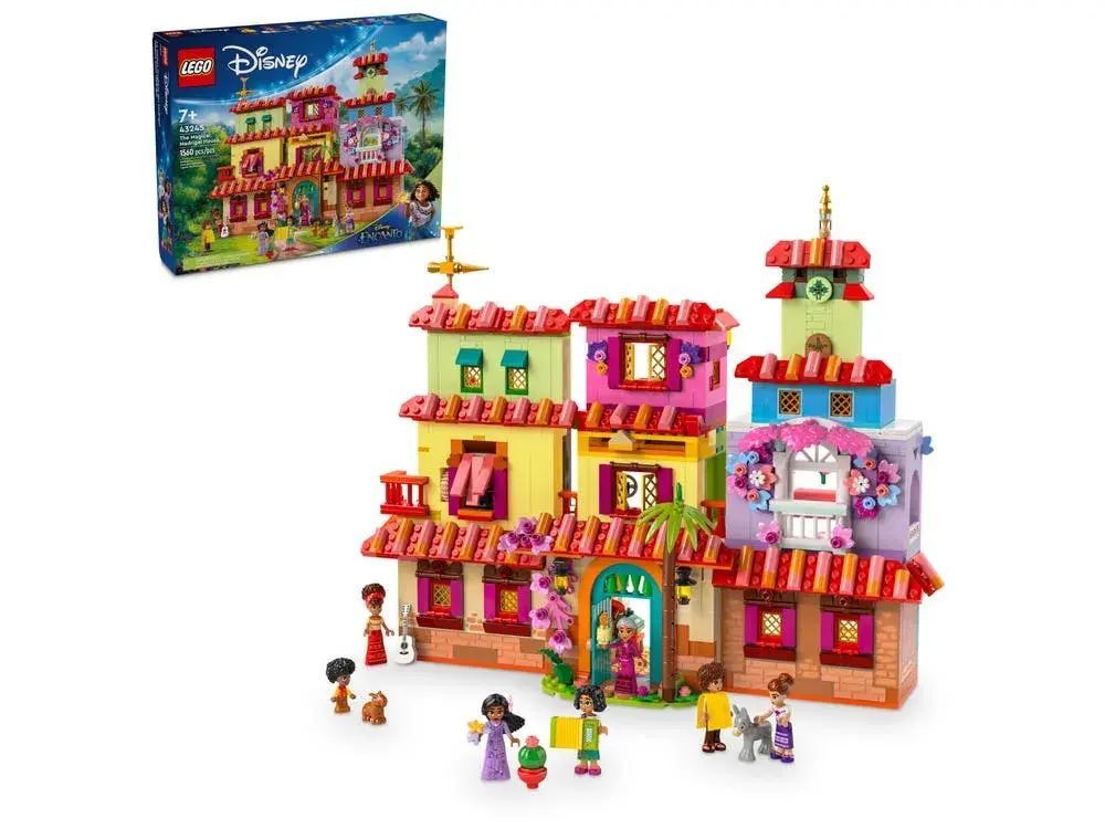 LEGO Disney 43245 The Magical Madrigal House box front