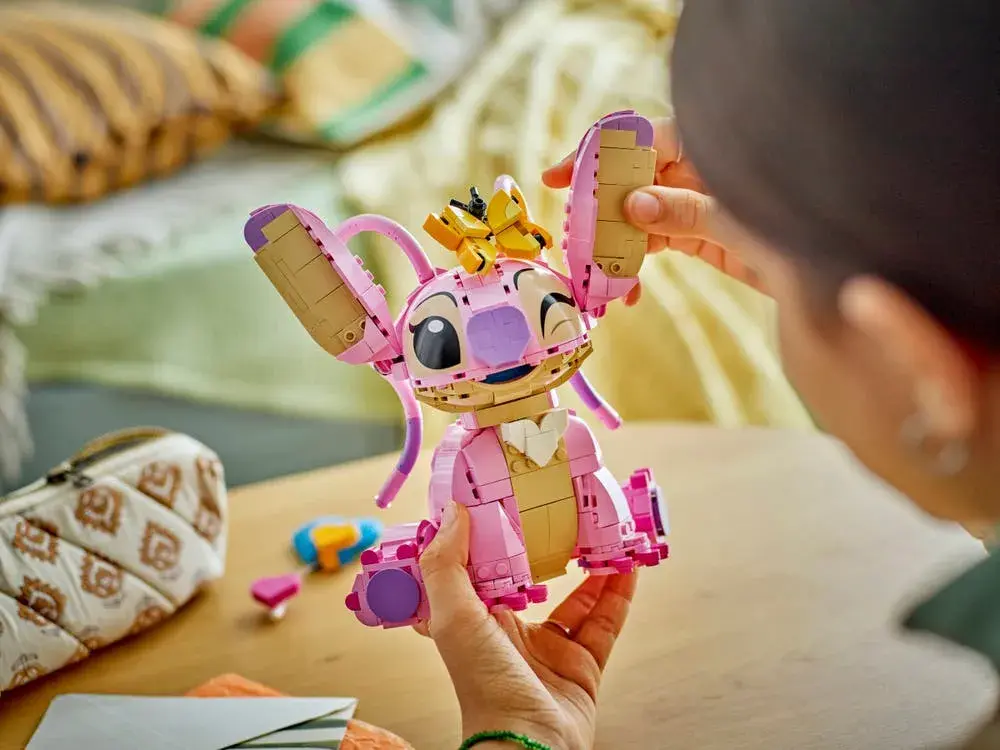 LEGO Disney 43257 Angel details