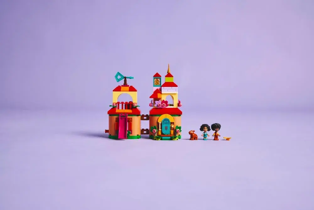 LEGO Disney 43261 Encanto Mini House details