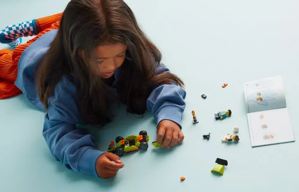 LEGO City 60399 Green Race Car box back