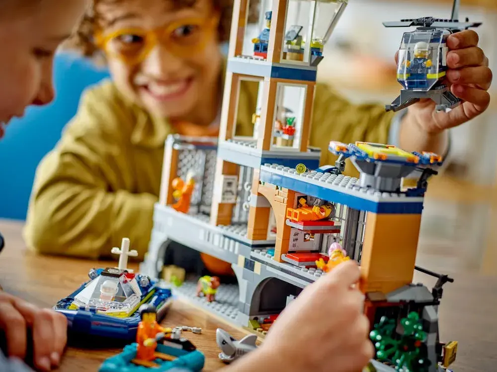 LEGO City 60419 Police Prison Island details