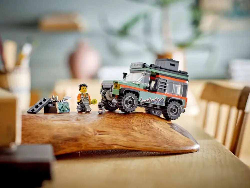 LEGO City 60447 Off-Road 4x4 Mountain Truck details