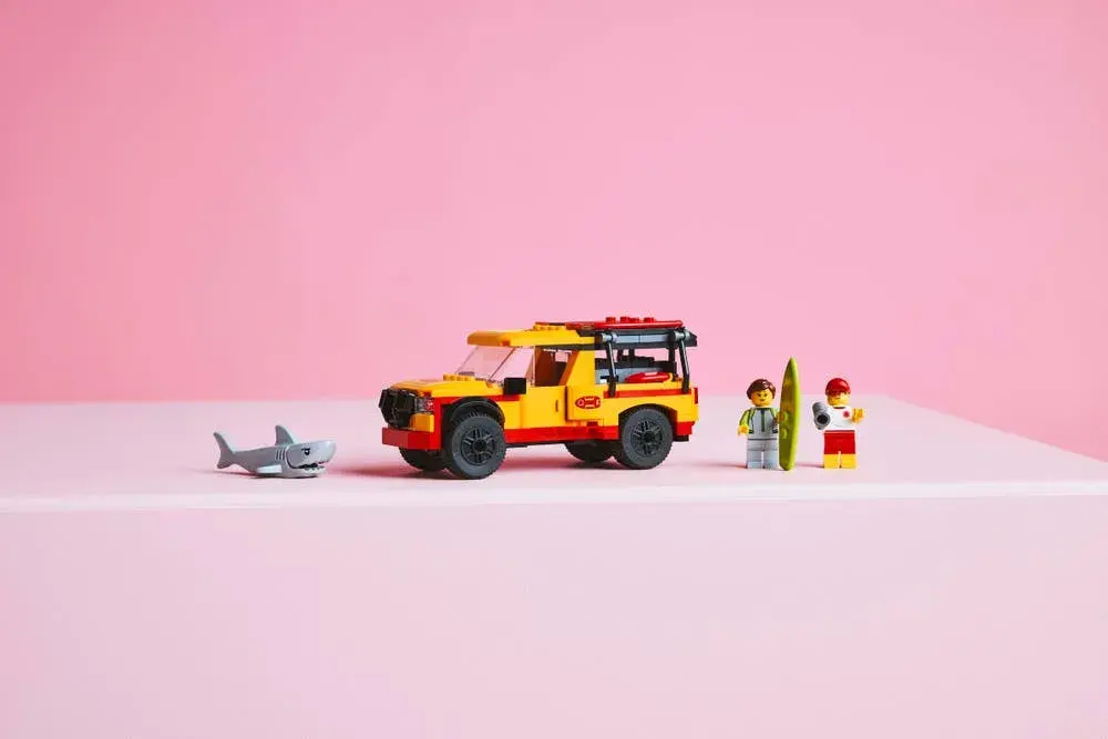 LEGO City 60453 Lifeguard Beach Rescue Truck details