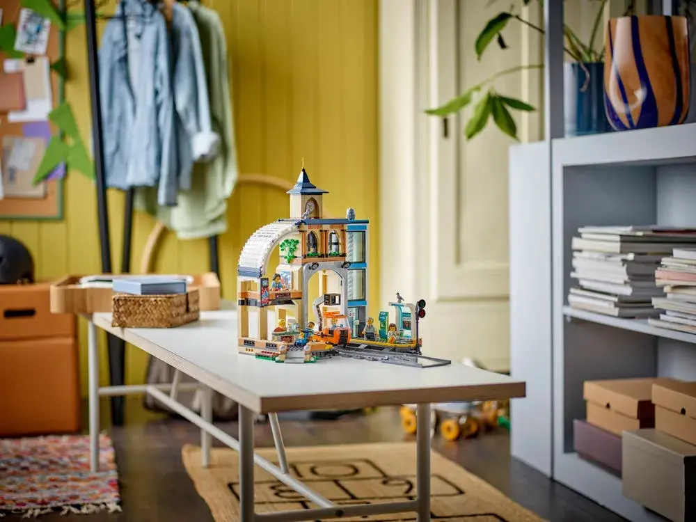 LEGO City 60469 Central Train Station details