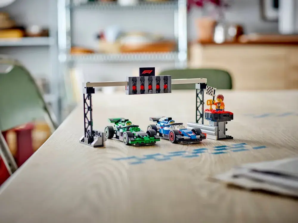 LEGO City 60474 F1 Grid with VCARB & Sauber Race Cars details