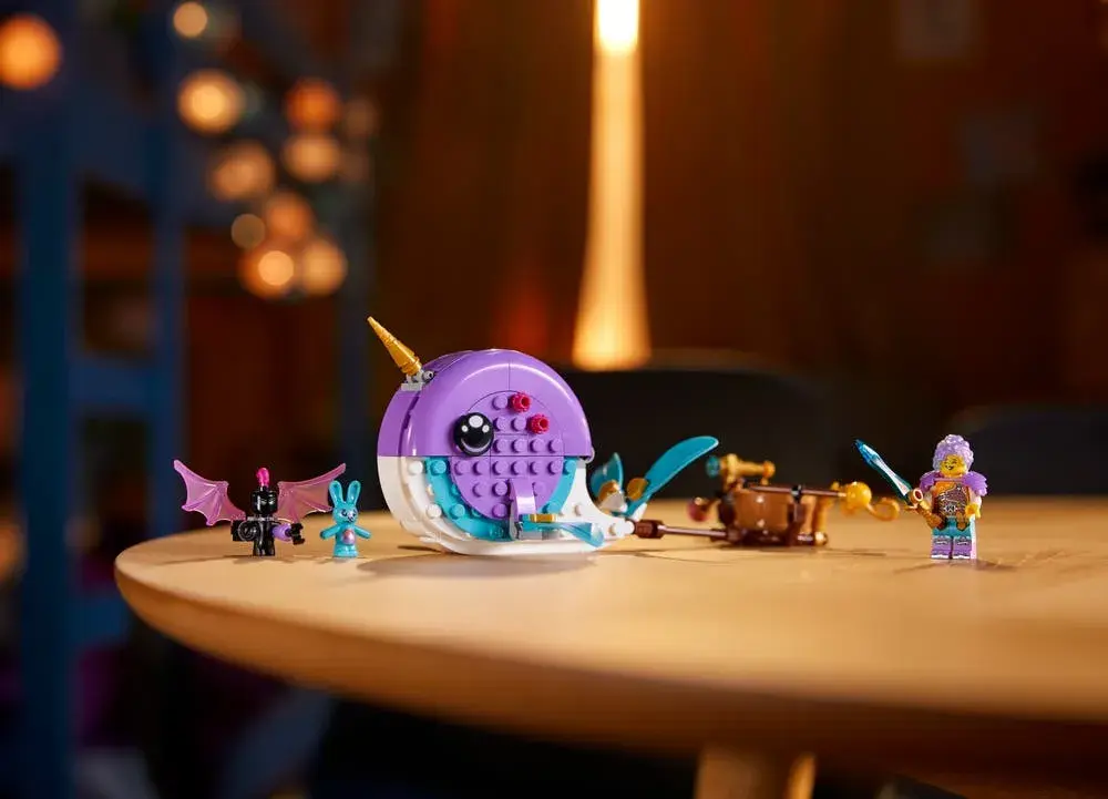 LEGO DREAMZzz 71472 Izzie's Narwhal Hot-Air Balloon details