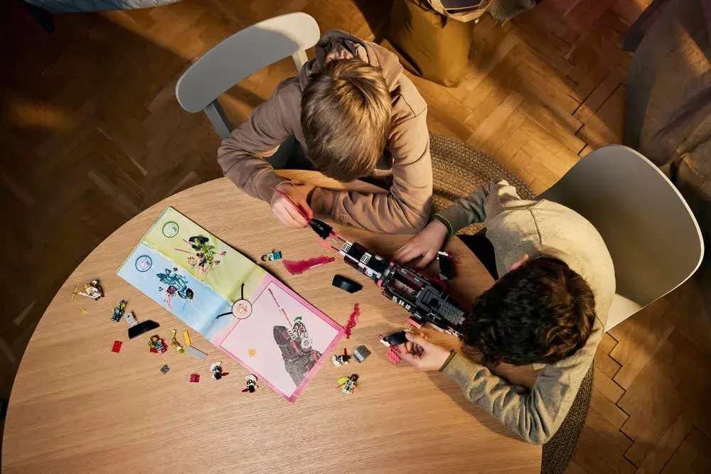 LEGO DREAMZzz 71500 Nightmare Shark Submarine details