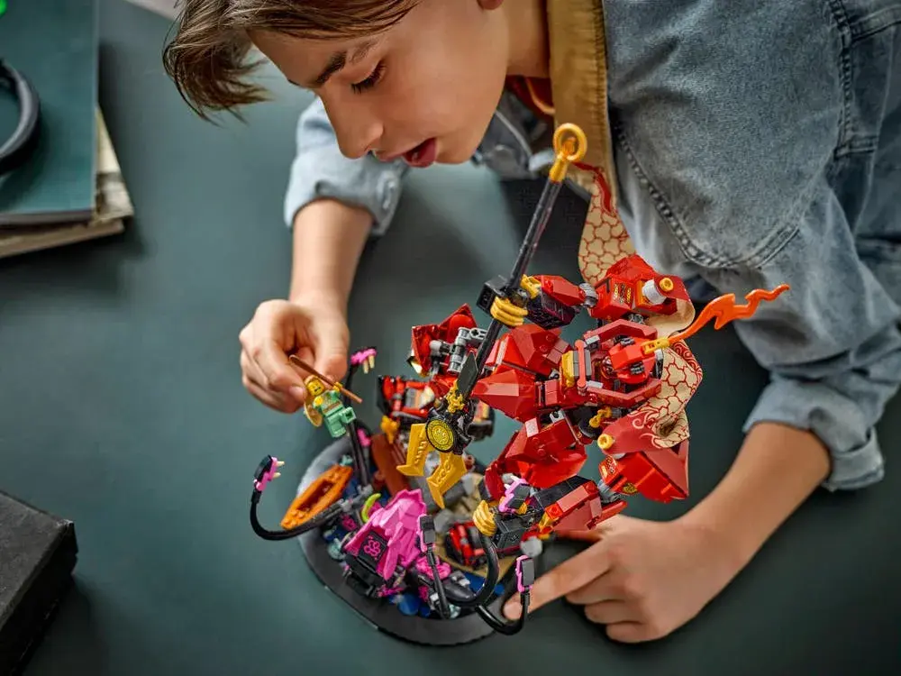 LEGO NINJAGO 71846 The Fire Knight Mech details