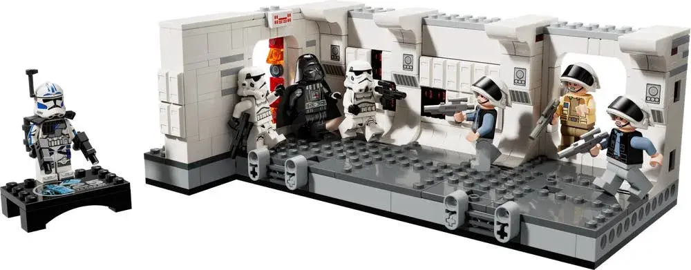 LEGO Star Wars 75387 Boarding the Tantive IV