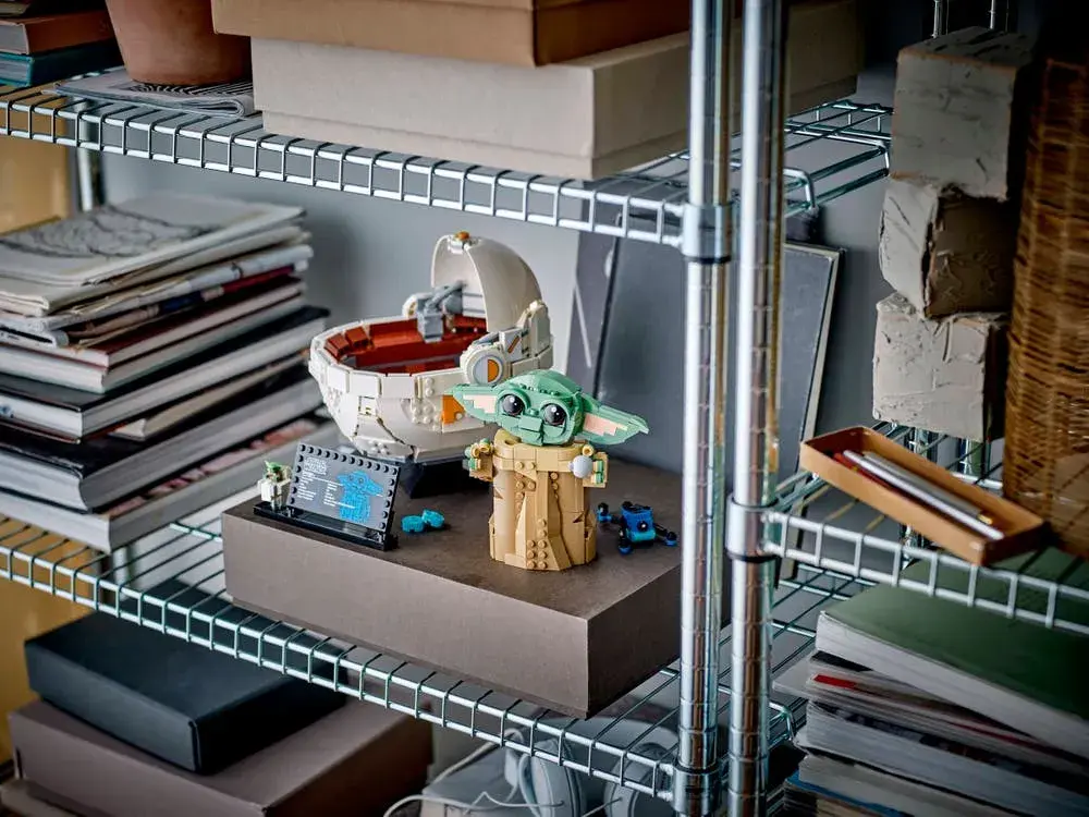 LEGO Star Wars 75403 Grogu with Hover Pram details