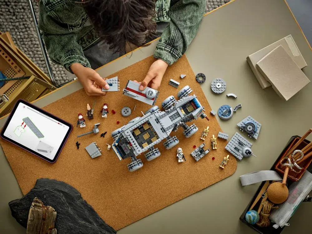 LEGO Star Wars 75413 Republic Juggernaut details