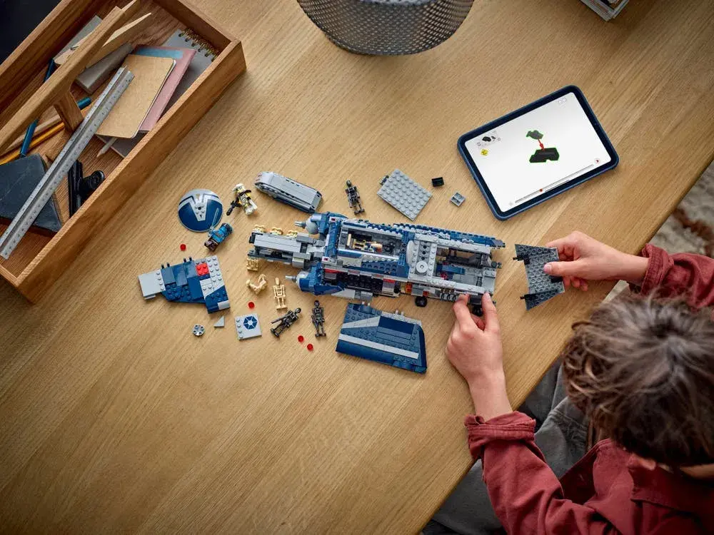 LEGO Star Wars 75435 Battle of Felucia Separatist MTT details