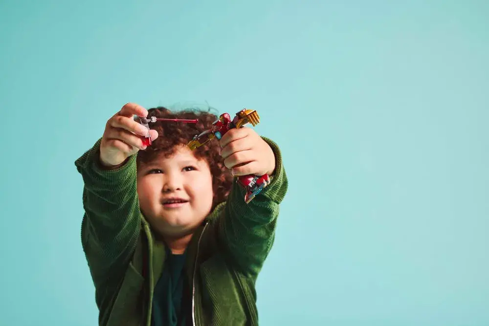 LEGO Marvel 76307 Iron Man Mech vs. Ultron details