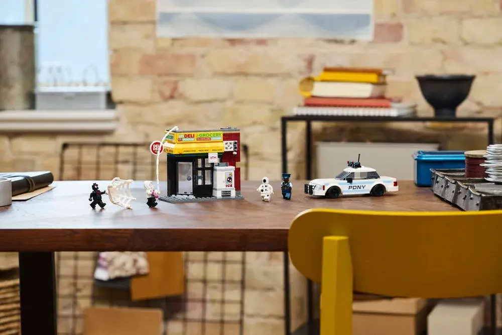 LEGO Marvel 76311 Spider-Verse: Miles Morales vs. The Spot details