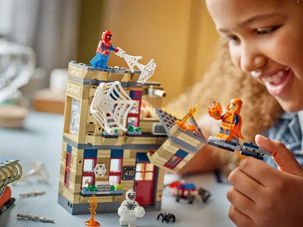 LEGO Marvel 76317 Peter Parker's Apartment details