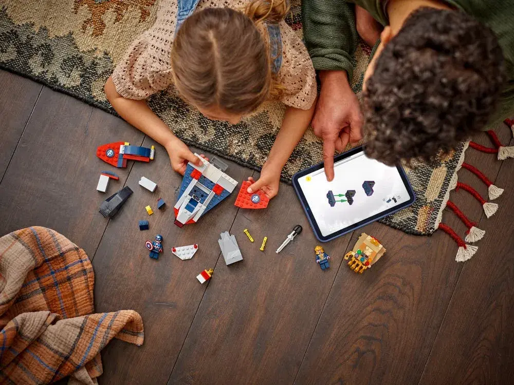 LEGO Marvel 76319 Captain America vs. Thanos details