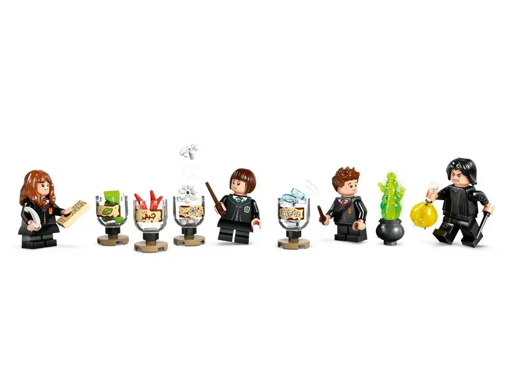 LEGO Harry Potter 76431 Hogwarts Castle: Potions Class details