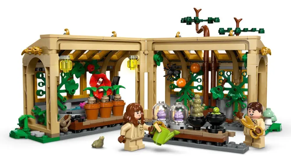 LEGO Harry Potter 76445 Hogwarts Castle: Herbology Class